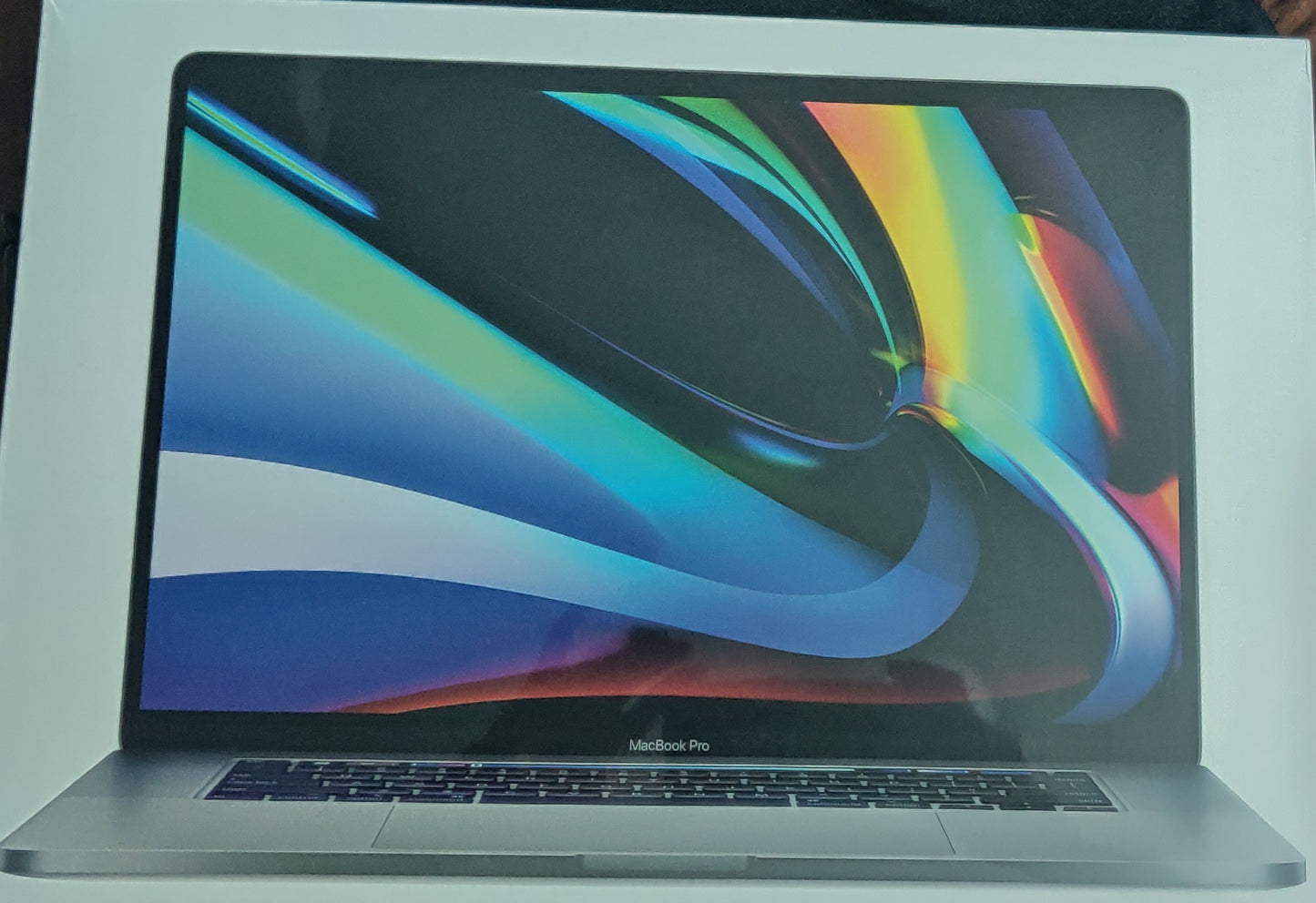 MacBook Pro/32GB ram/2Tb SSD/4Gb AMD VGA/Brand New with Apple Warranty